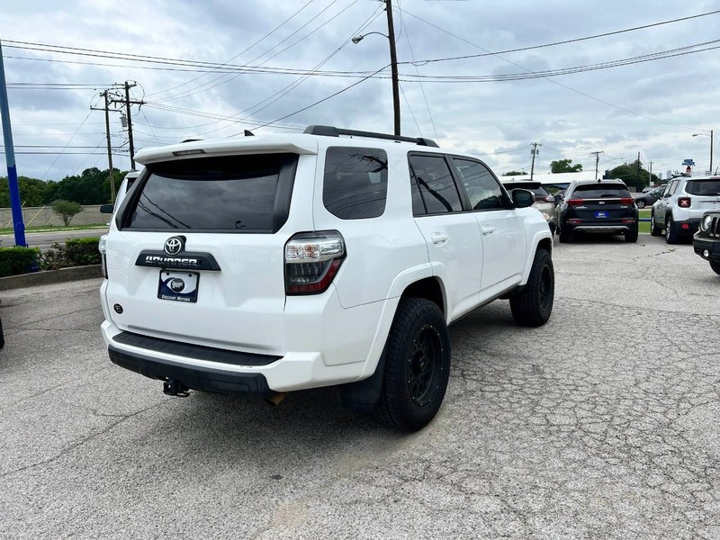 Toyota 4Runner Vehicle Image 04