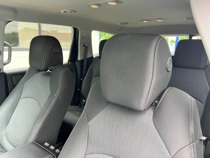 Chevrolet Traverse Vehicle Image 07