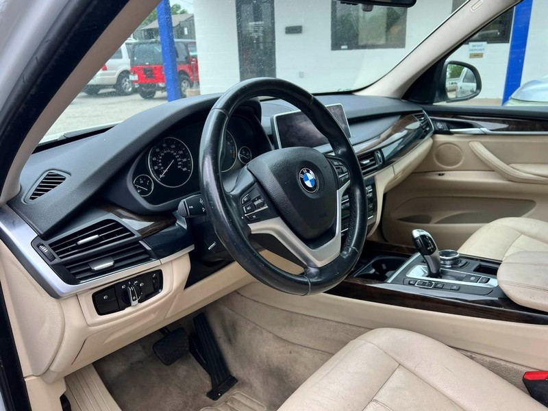 BMW X5 Vehicle Image 06