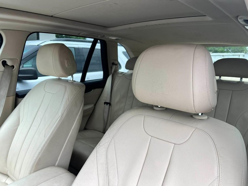 BMW X5 Vehicle Image 07