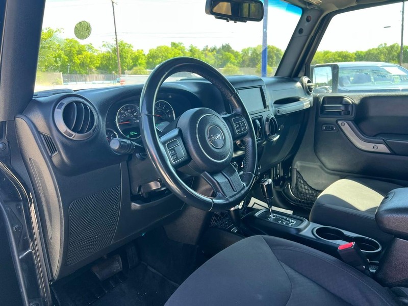 Jeep Wrangler Unlimited Vehicle Image 06