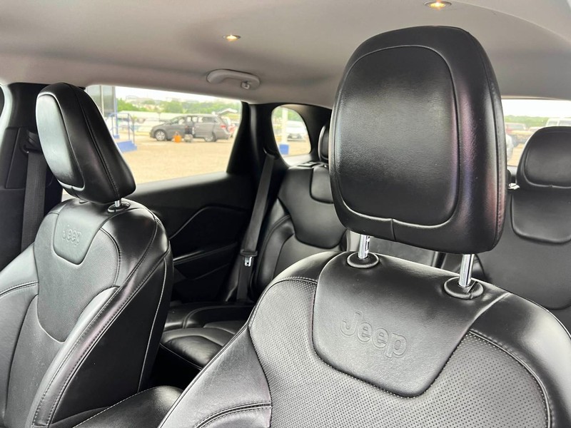 Jeep Cherokee Vehicle Image 07