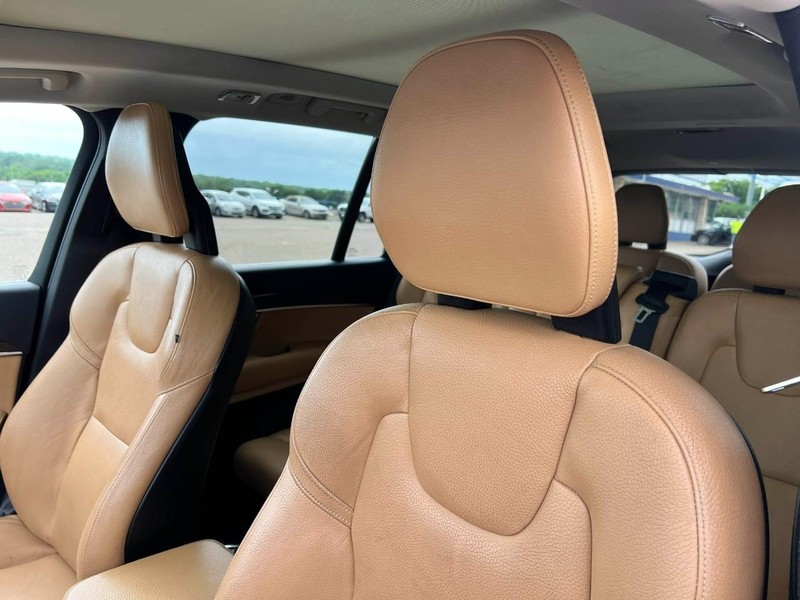 Volvo XC90 Vehicle Image 07