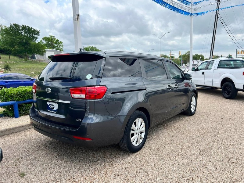 Kia Sedona Vehicle Image 05