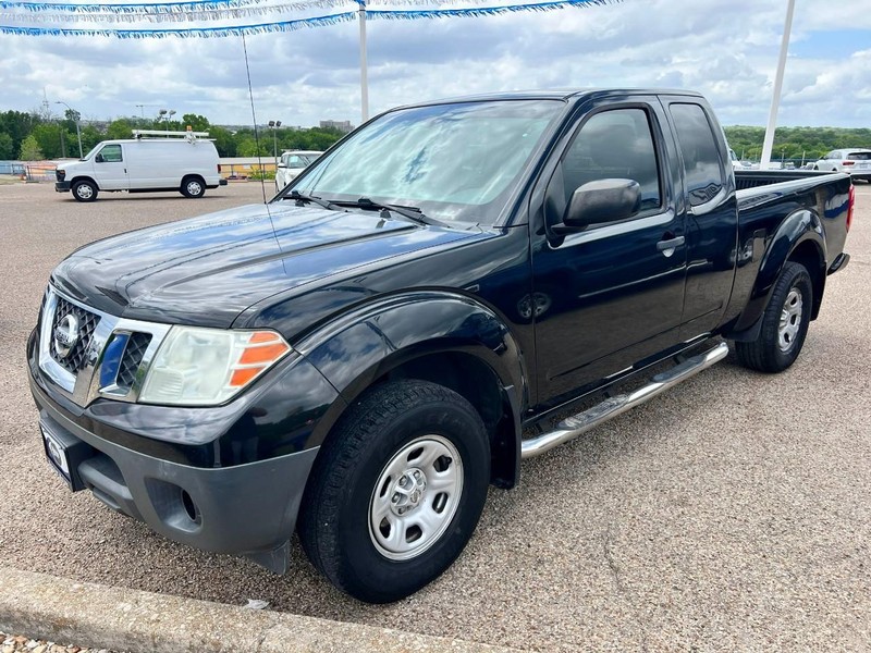 Nissan Frontier Vehicle Image 02