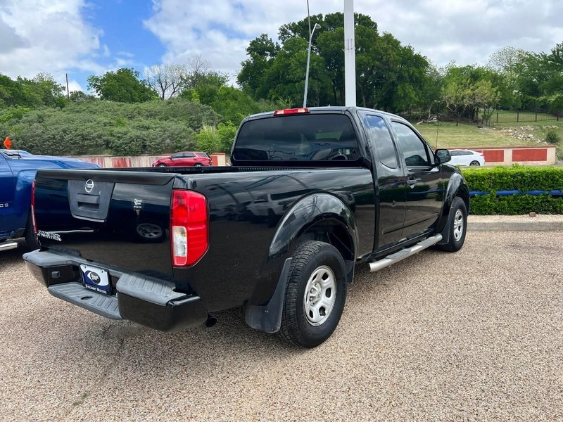 Nissan Frontier Vehicle Image 04