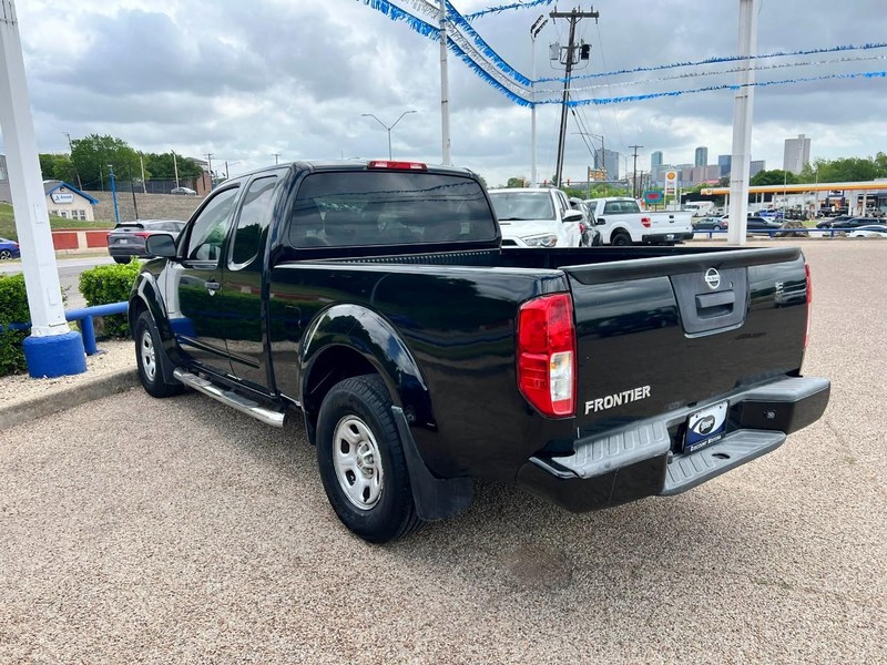 Nissan Frontier Vehicle Image 05