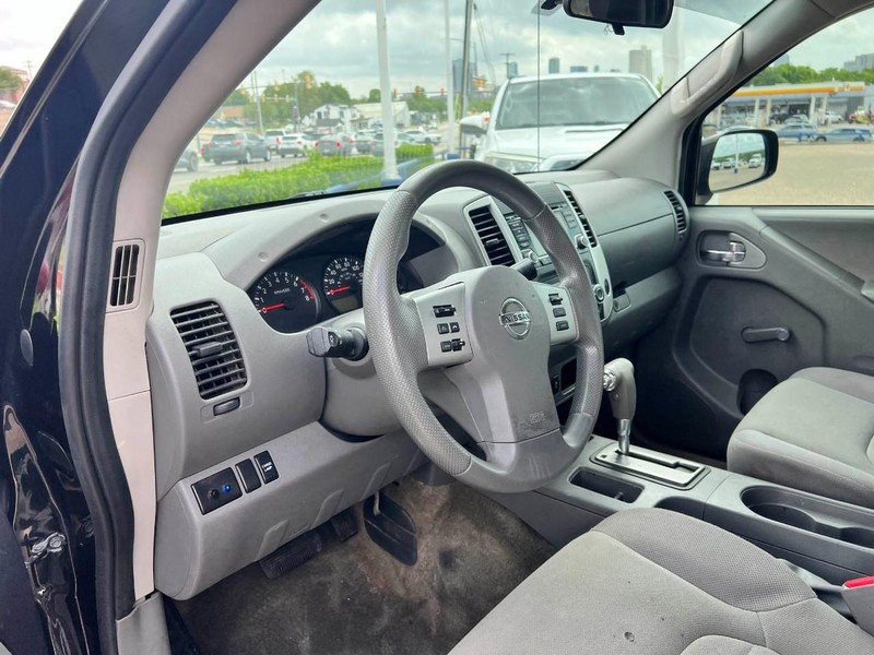 Nissan Frontier Vehicle Image 06