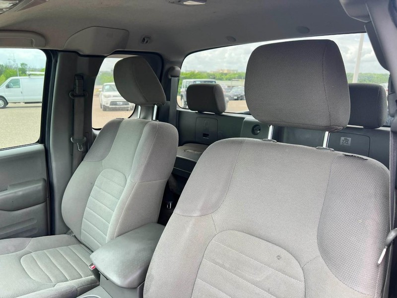 Nissan Frontier Vehicle Image 07