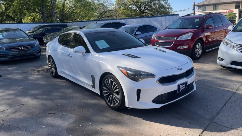 Kia Stinger Vehicle Image 03