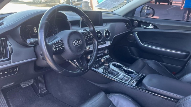 Kia Stinger Vehicle Image 07