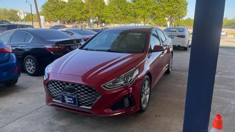 Hyundai Sonata Vehicle Image 02