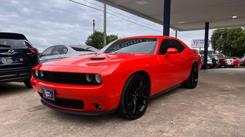 Dodge Challenger Vehicle Image 02