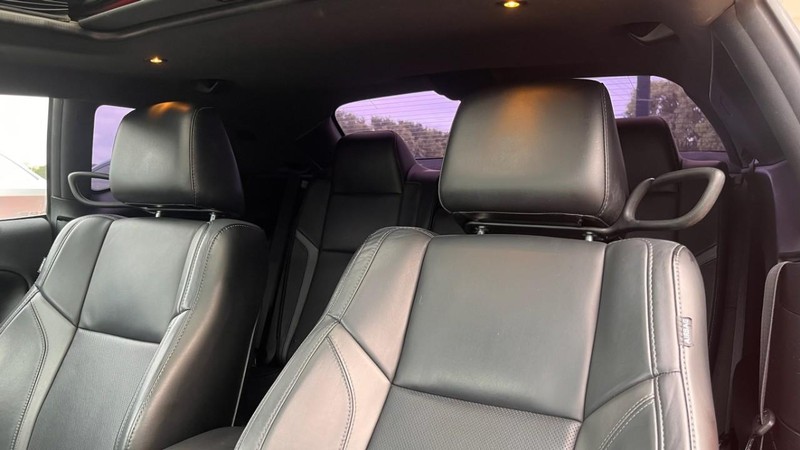 Dodge Challenger Vehicle Image 04