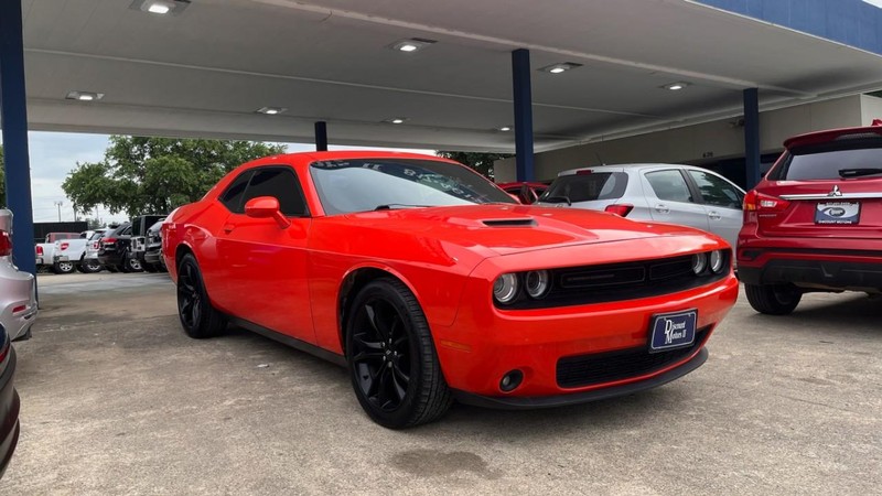 Dodge Challenger Vehicle Image 05