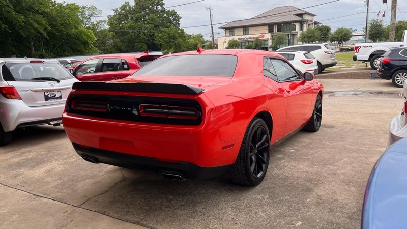 Dodge Challenger Vehicle Image 06