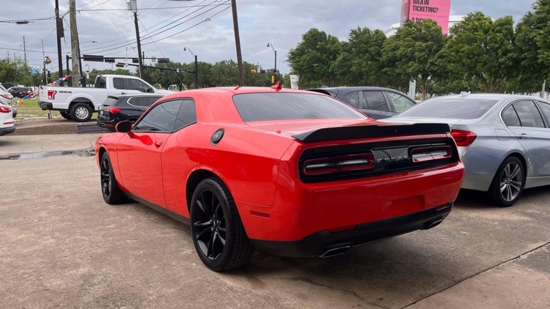 Dodge Challenger Vehicle Image 07