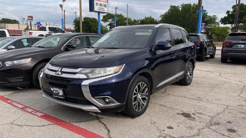 Mitsubishi Outlander Vehicle Image 02