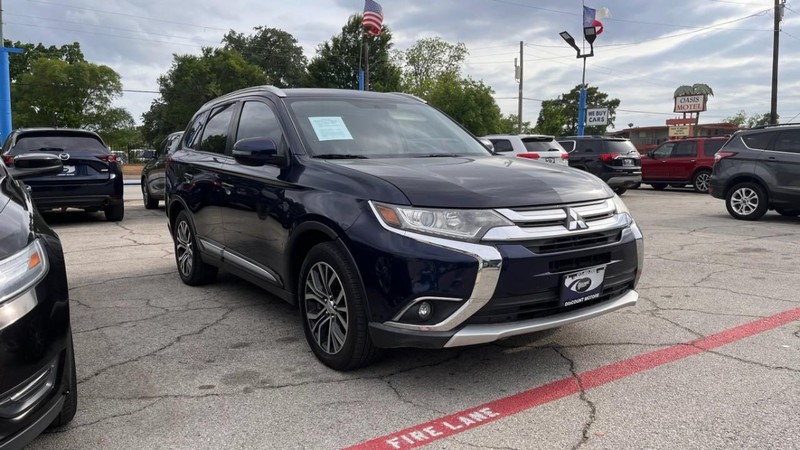 Mitsubishi Outlander Vehicle Image 03