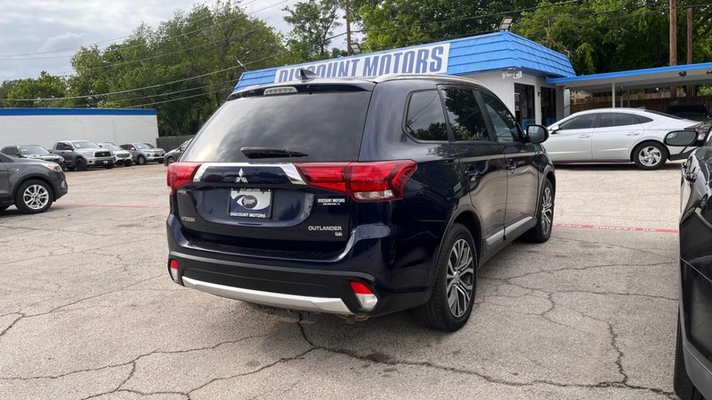 Mitsubishi Outlander Vehicle Image 04