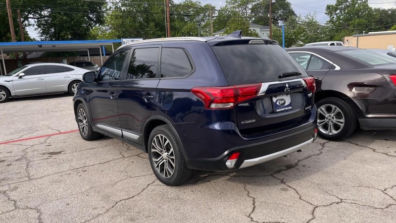 Mitsubishi Outlander Vehicle Image 05