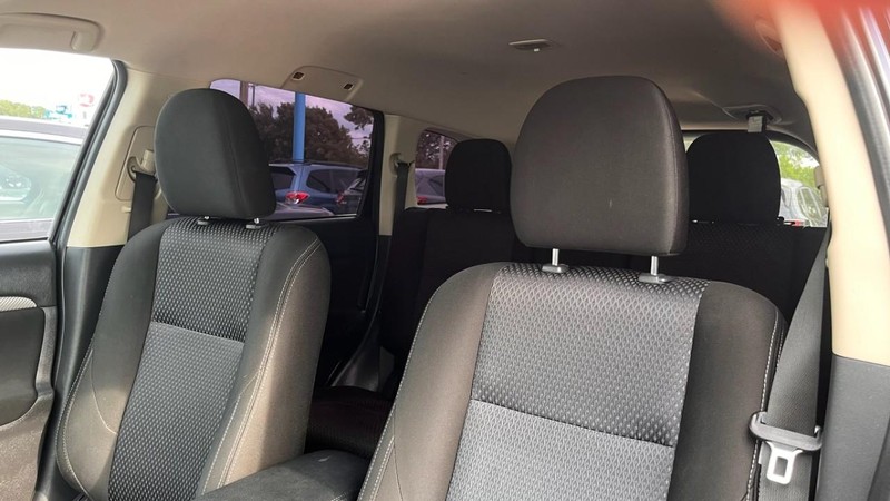 Mitsubishi Outlander Vehicle Image 06