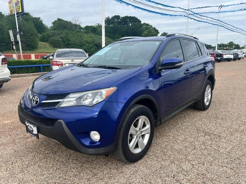Toyota RAV4 Vehicle Image 02