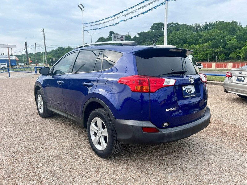 Toyota RAV4 Vehicle Image 05