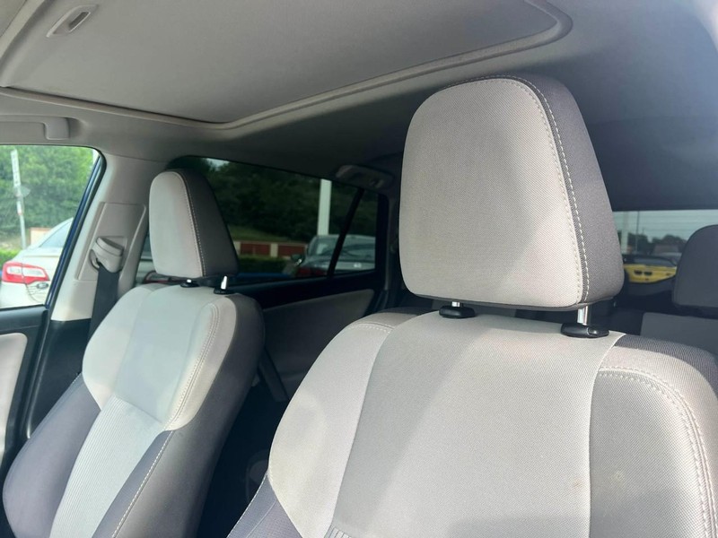 Toyota RAV4 Vehicle Image 07