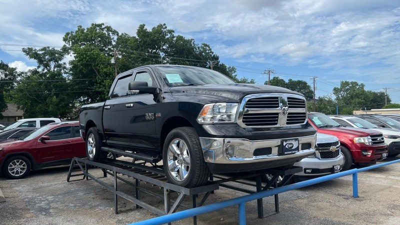 Ram 1500 Vehicle Image 02