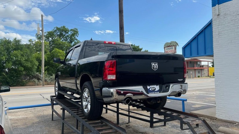 Ram 1500 Vehicle Image 04