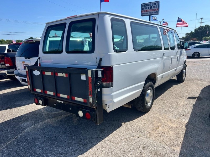 Ford Econoline Cargo Van Vehicle Image 04