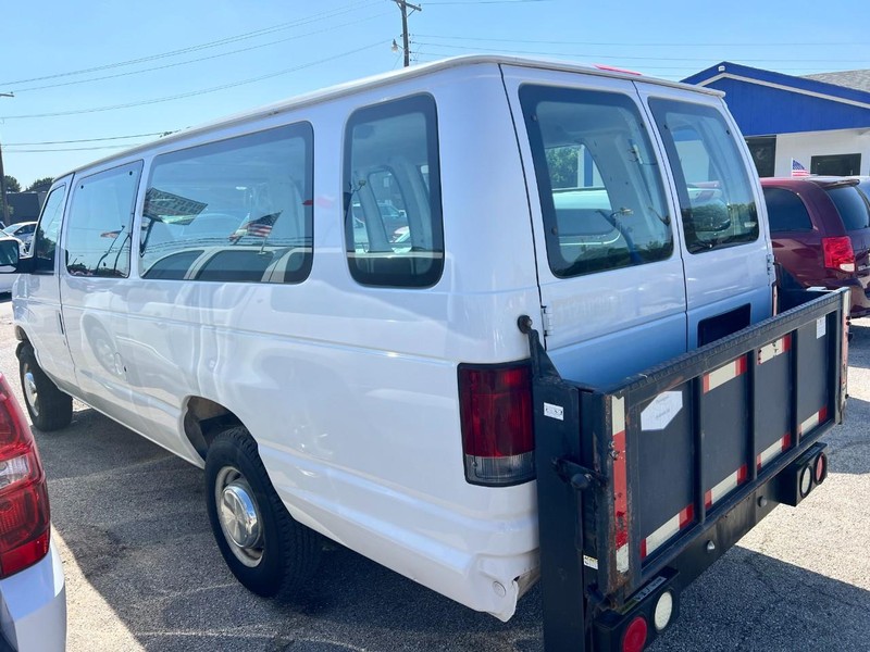 Ford Econoline Cargo Van Vehicle Image 05