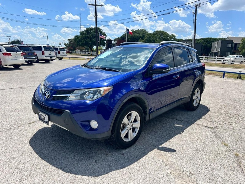 Toyota RAV4 Vehicle Image 02