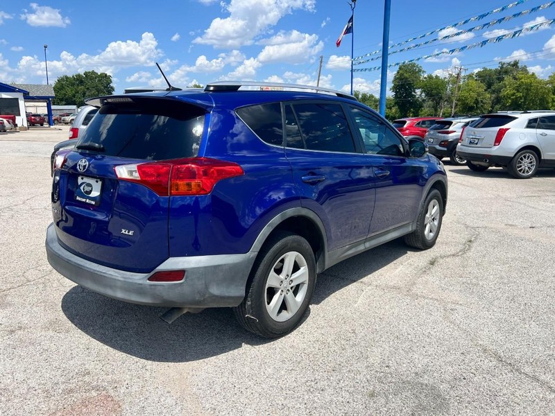 Toyota RAV4 Vehicle Image 04
