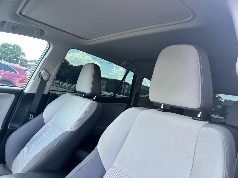 Toyota RAV4 Vehicle Image 07