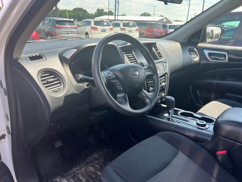 Nissan Pathfinder Vehicle Image 05