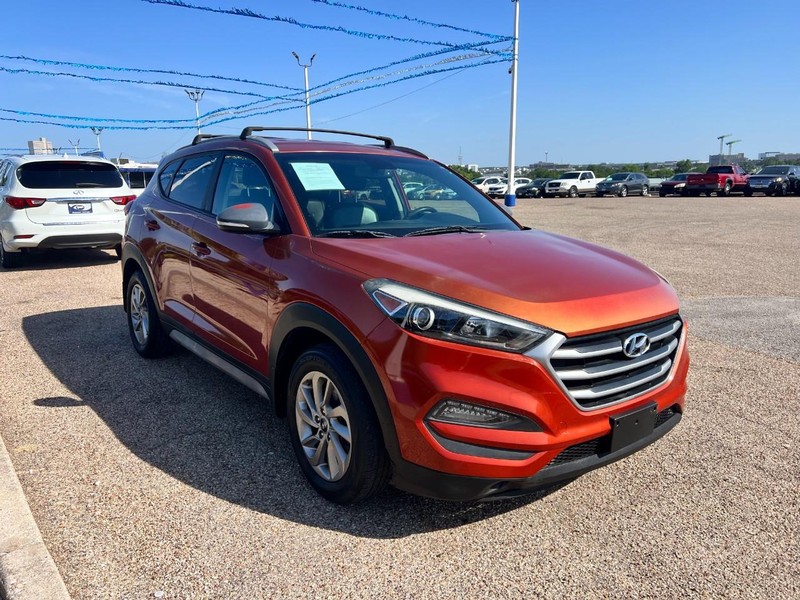 Hyundai Tucson Vehicle Image 03