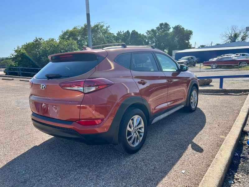 Hyundai Tucson Vehicle Image 04