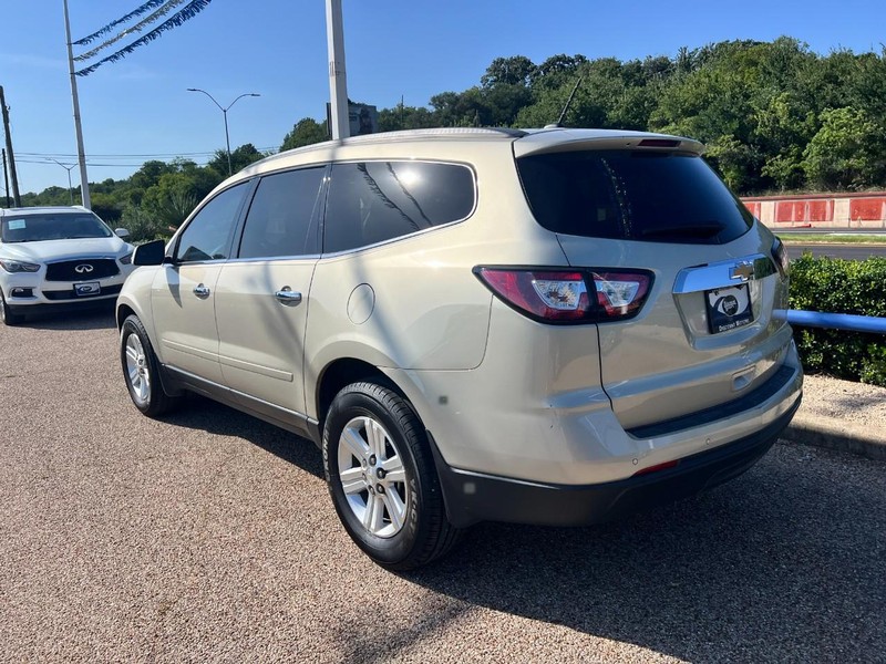 Chevrolet Traverse Vehicle Image 05