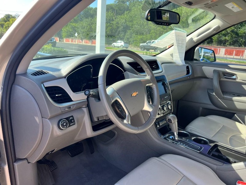 Chevrolet Traverse Vehicle Image 06