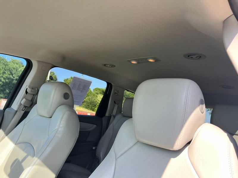 Chevrolet Traverse Vehicle Image 07
