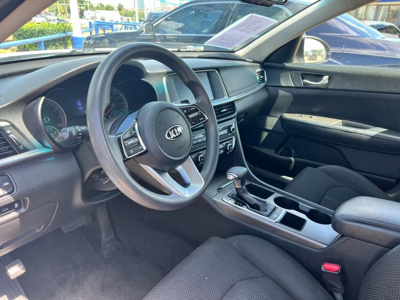 Kia Rio Vehicle Image 06