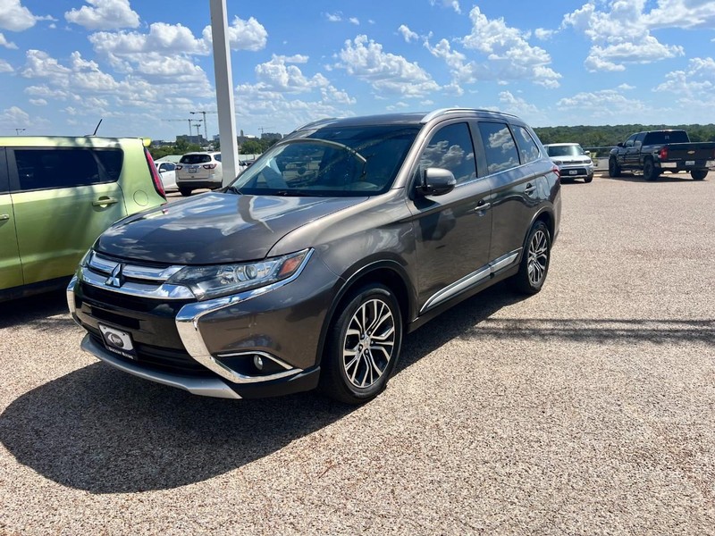 Mitsubishi Outlander Vehicle Image 02