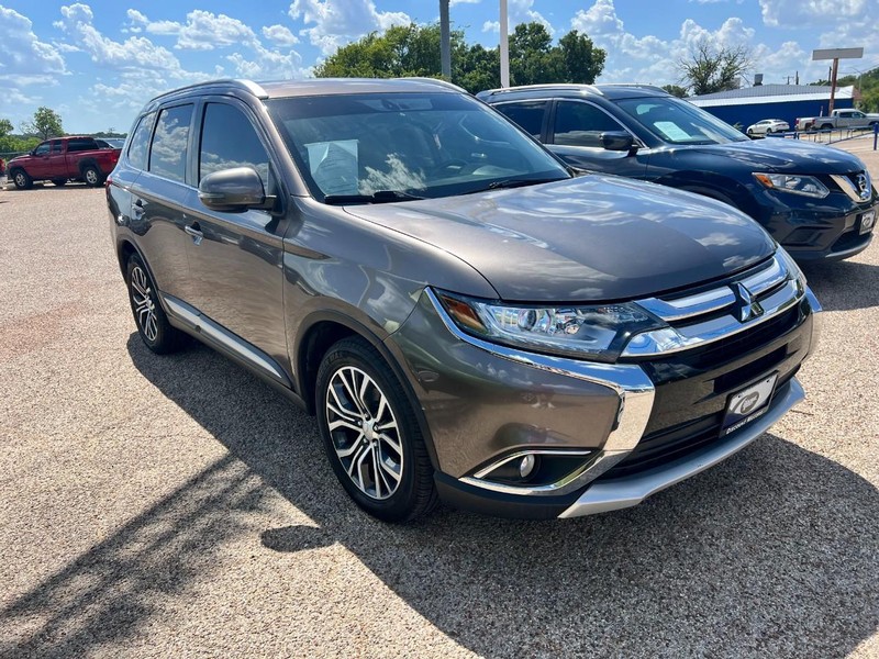 Mitsubishi Outlander Vehicle Image 03