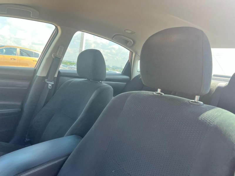 Nissan Altima Vehicle Image 06