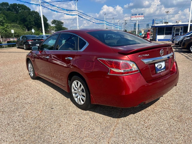 Nissan Altima Vehicle Image 07