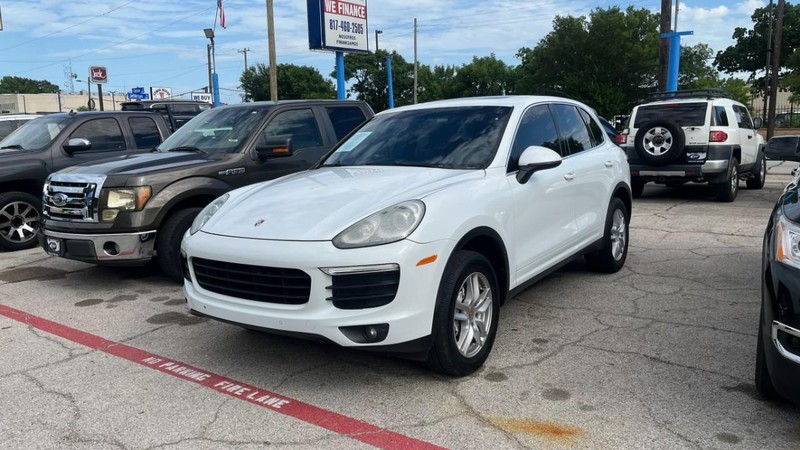 Porsche Cayenne Vehicle Image 02