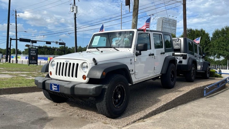 Jeep Wrangler Unlimited Vehicle Image 02