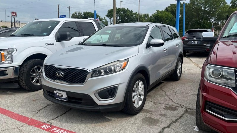 Kia Sorento Vehicle Image 03